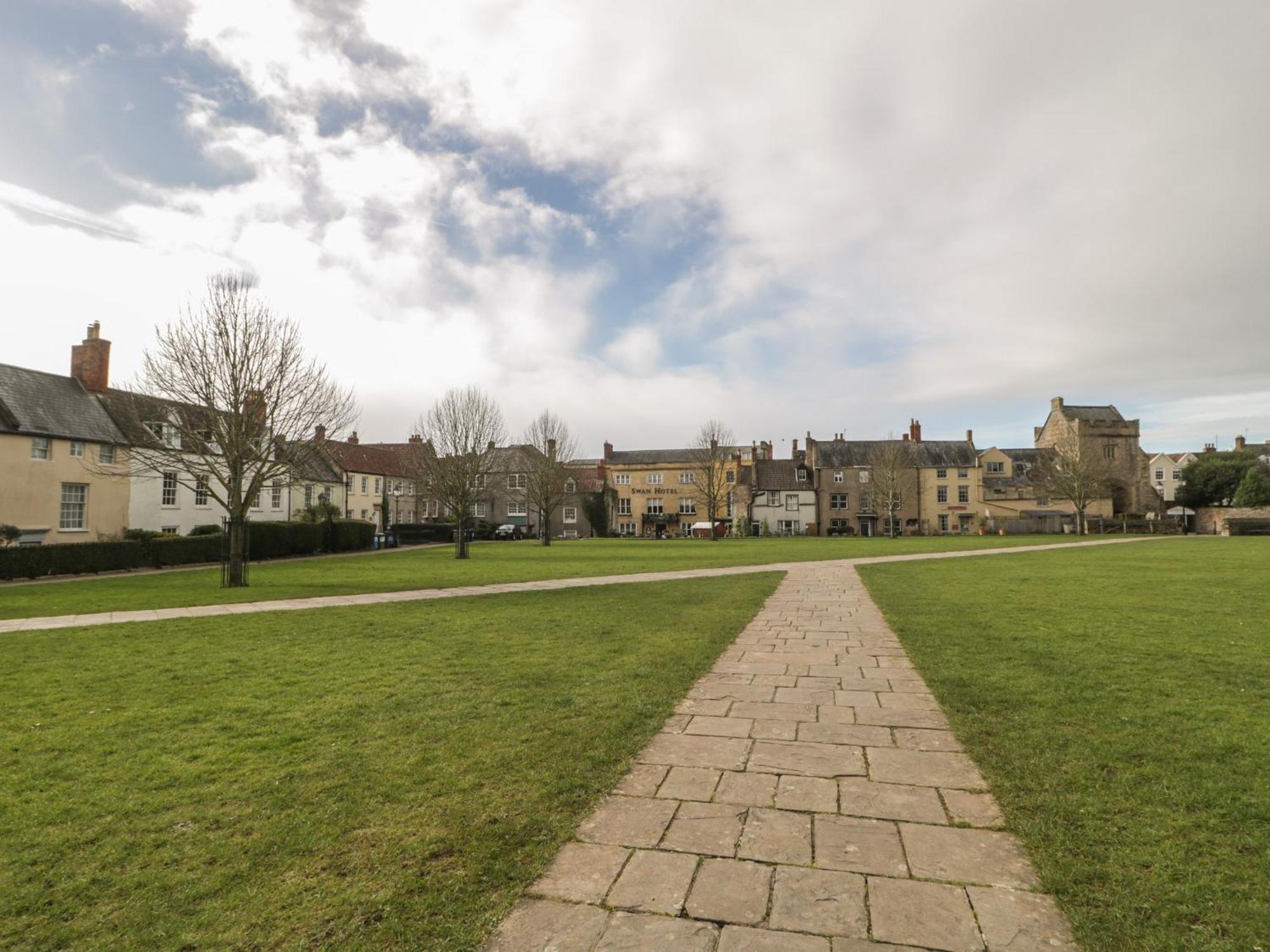 Vila 4 Priest Row Wells Exteriér fotografie